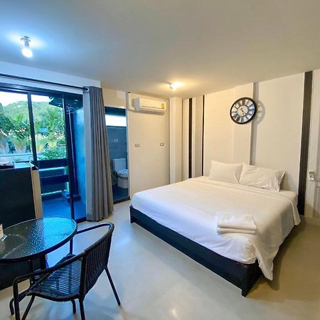Отель Beam House Patong Экстерьер фото