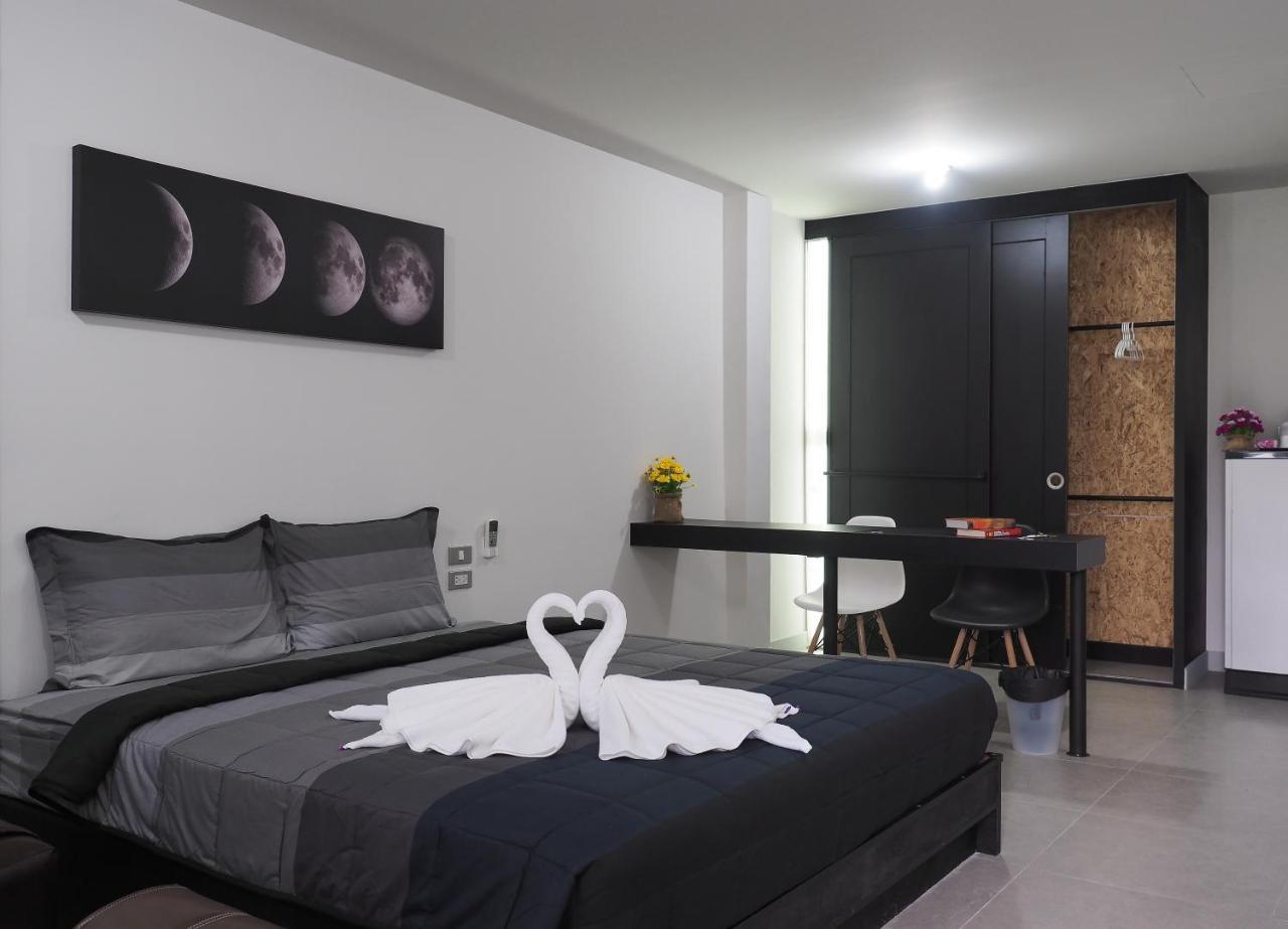 Отель Beam House Patong Экстерьер фото
